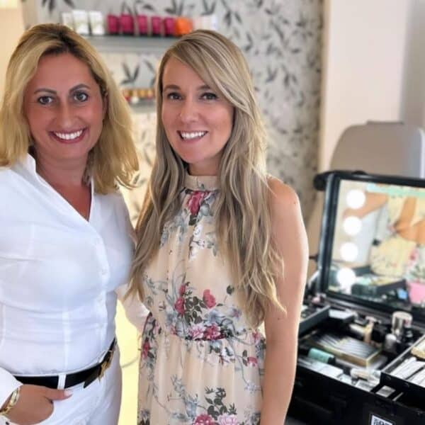 Sonja Schwarzarbeit und Tatjana Kröger Arndt beim Make-Up Workshop
